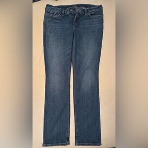 Women Silver Elyse Jeans. W32. L32 straight leg Jean.  Med Wash